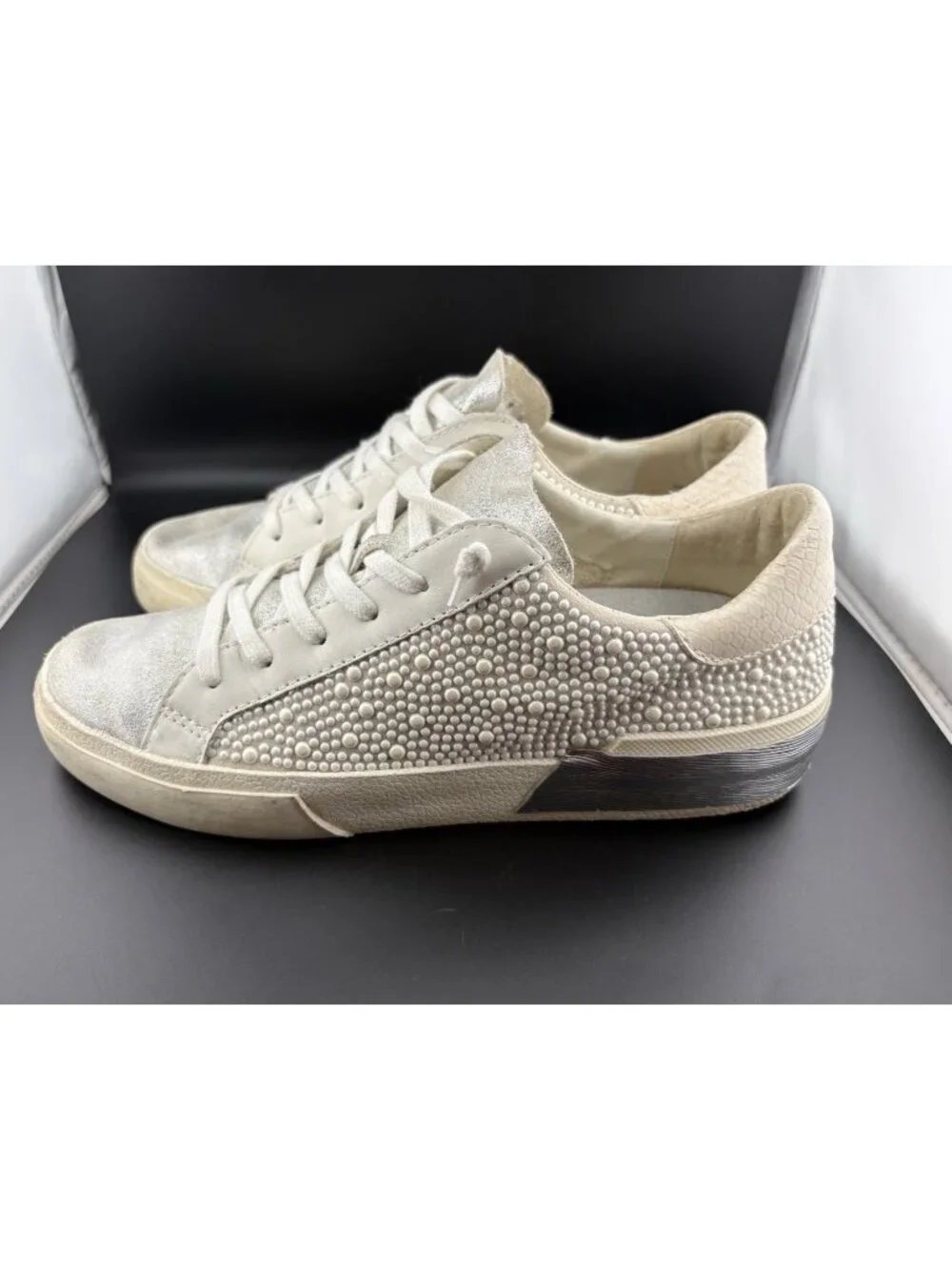 Dolce Vita Zina Pearl Sneakers Women's Size 8 Leather Lace Up Bride Shoes Silver - Picture 1 of 13